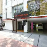 Fabhotel The Kings Plaza