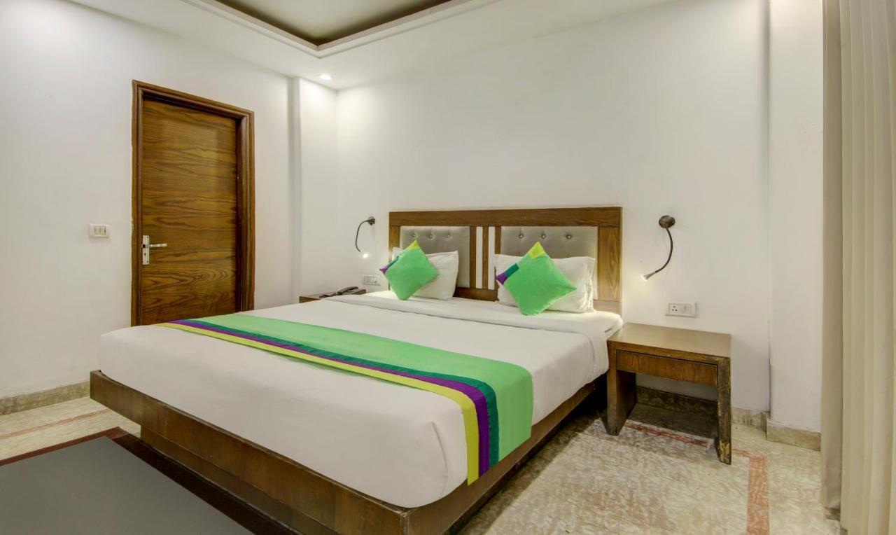 Fabhotel The Kings Plaza Hotel