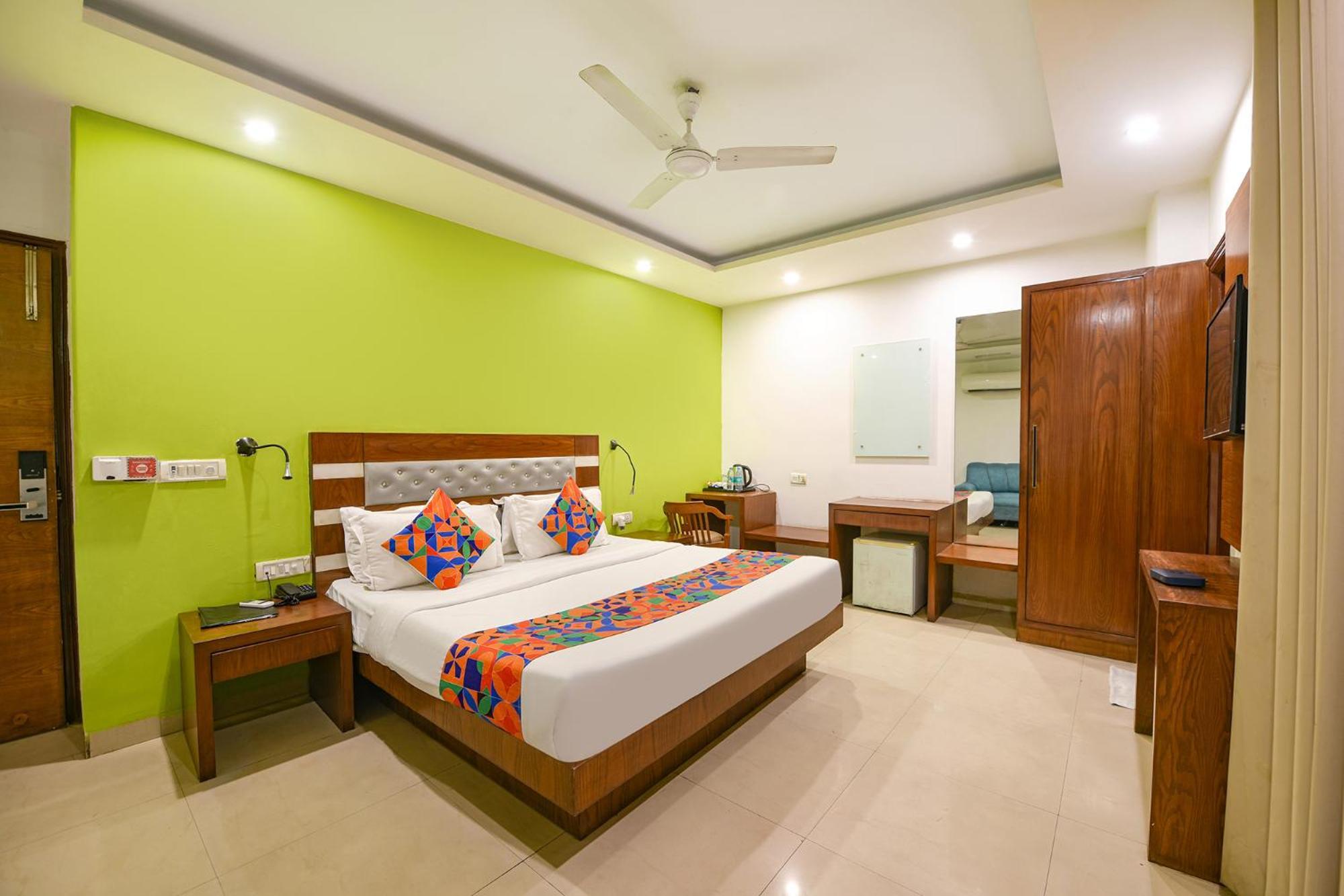 Hotel Fabhotel The Kings Plaza New Delhi