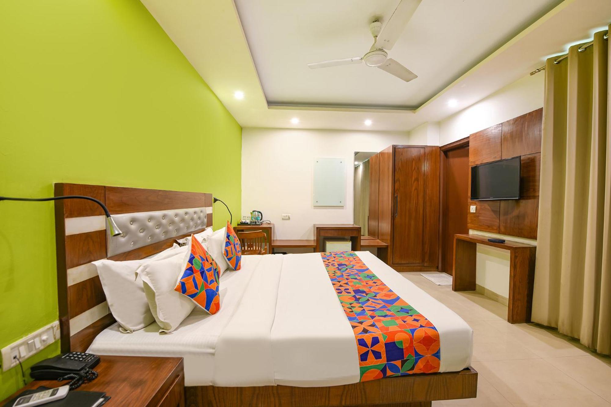 Fabhotel The Kings Plaza 3* New Delhi