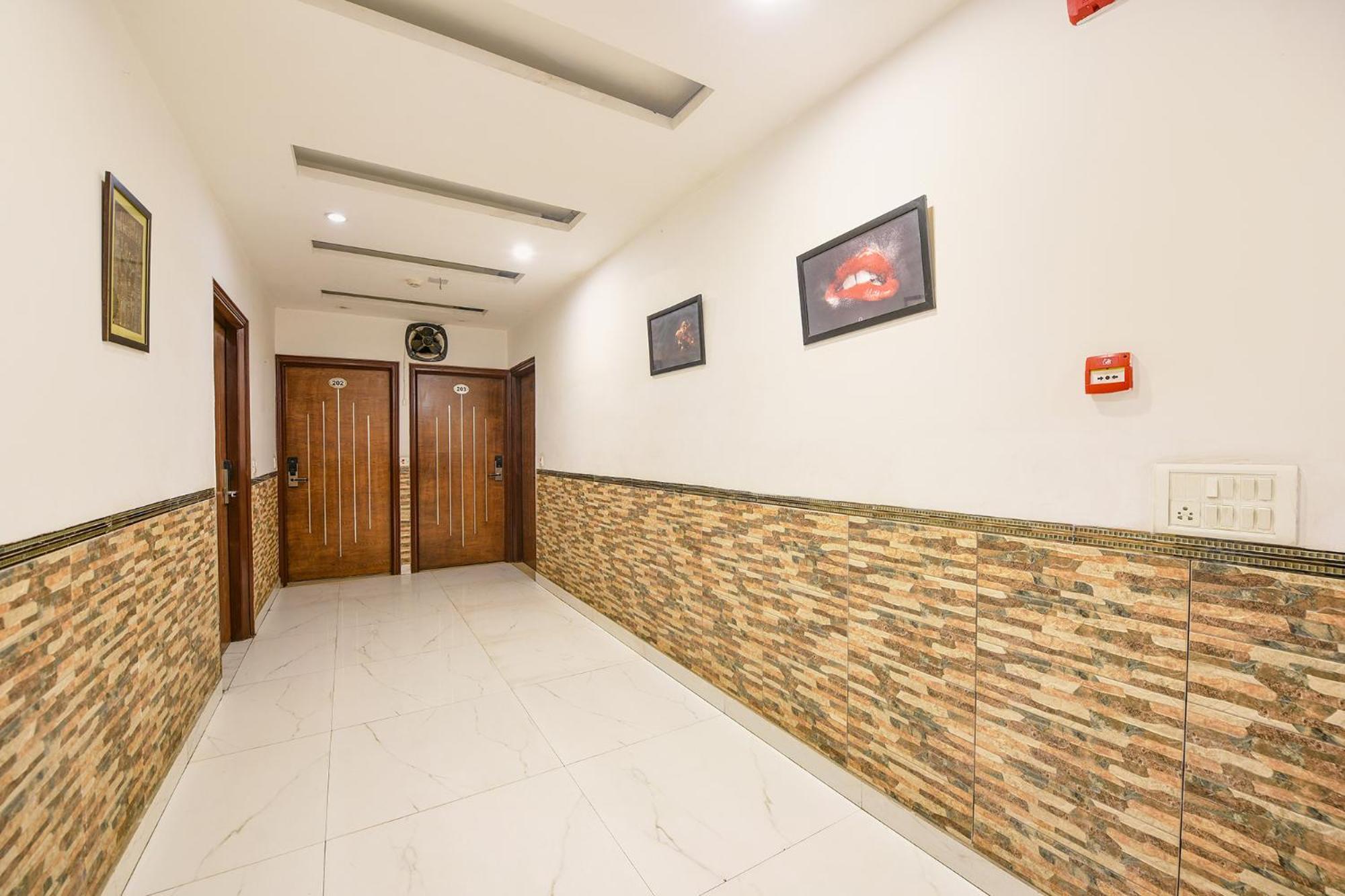 Fabhotel The Kings Plaza